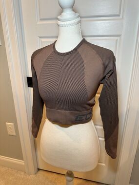 ECHT Arise Ignite Athletic Crop Top Size Medium Athleisure Gym Sports Wear